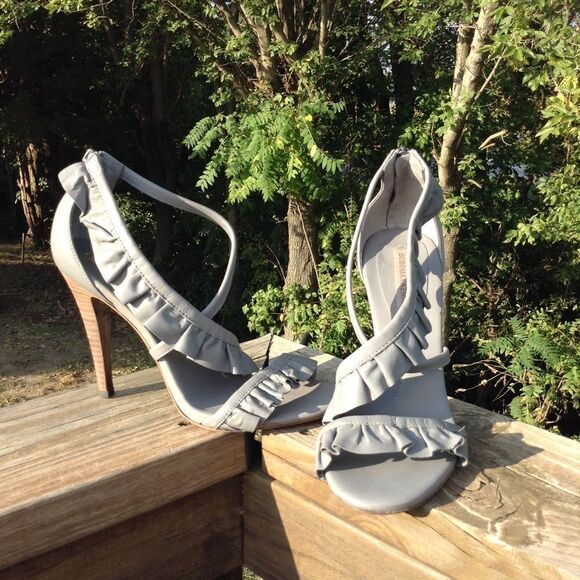 BCBGMAXZRIA Gray Leather Sandals - Picture 2 of 6